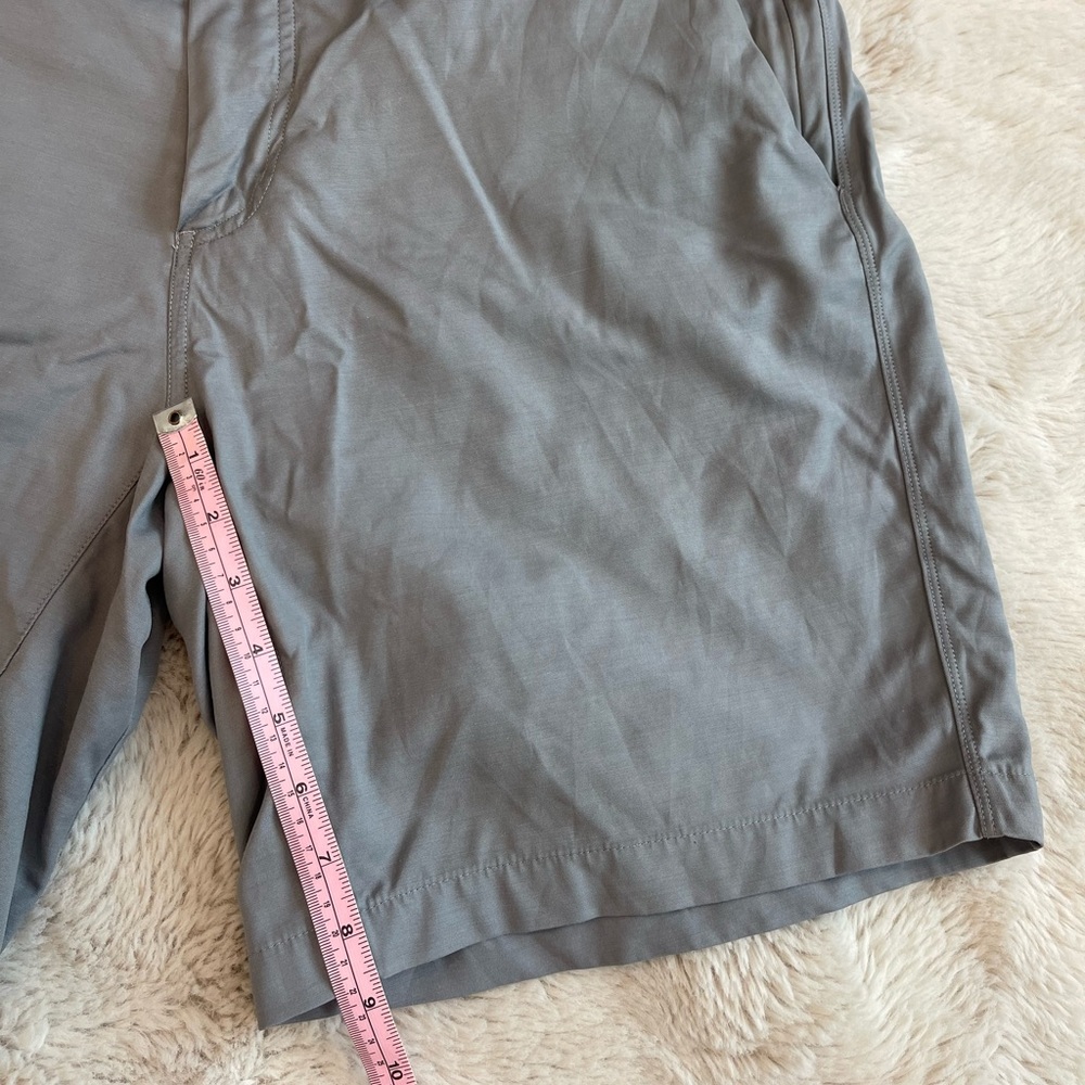 Lululemon 9” grey commission short size 40 - Picture 3 of 7